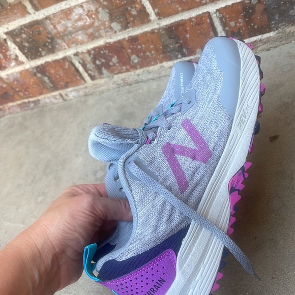 Like New New Balance All Terrain  Shoes! Size 7 - Picture 8 of 8